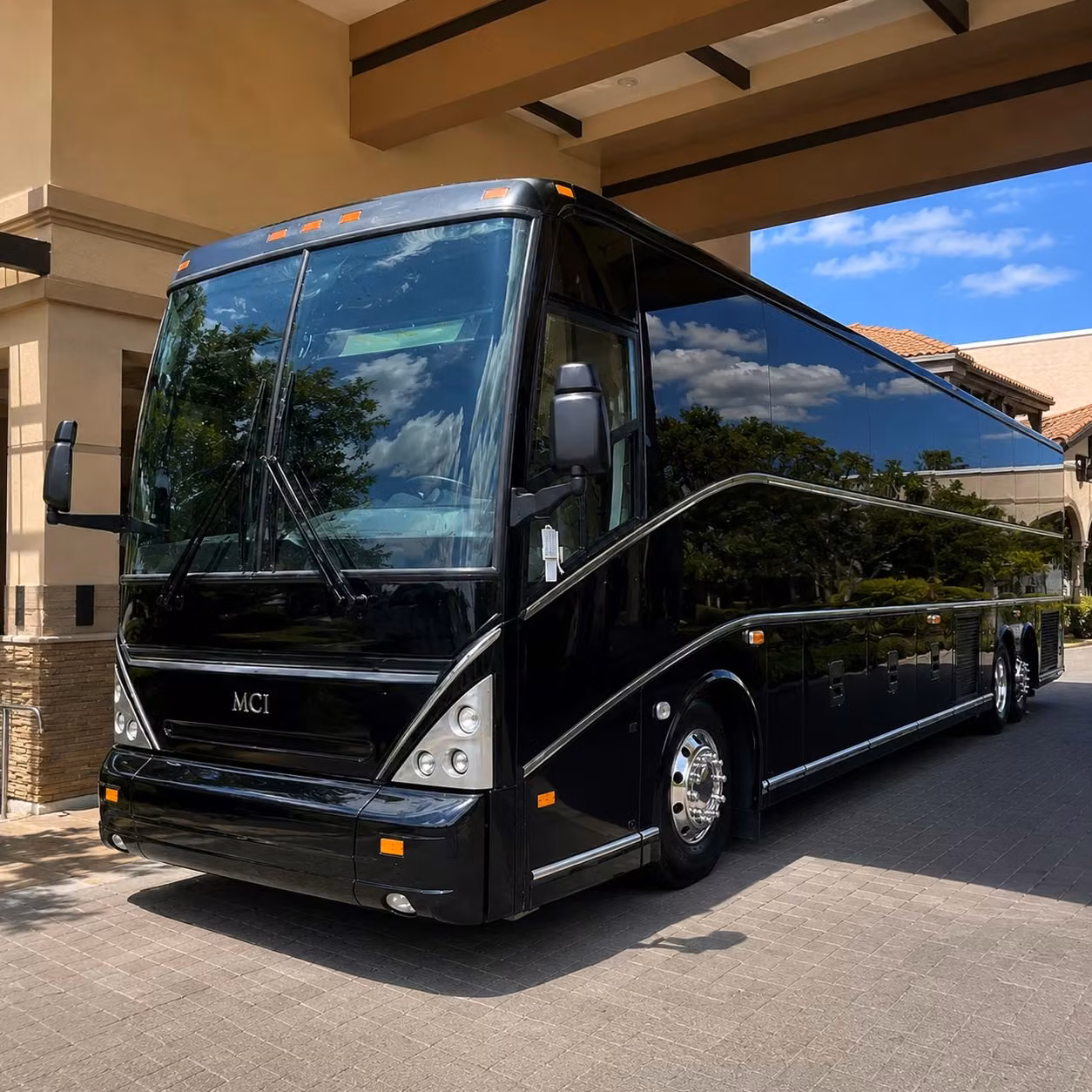 book airport shuttle buses for orem business travelers